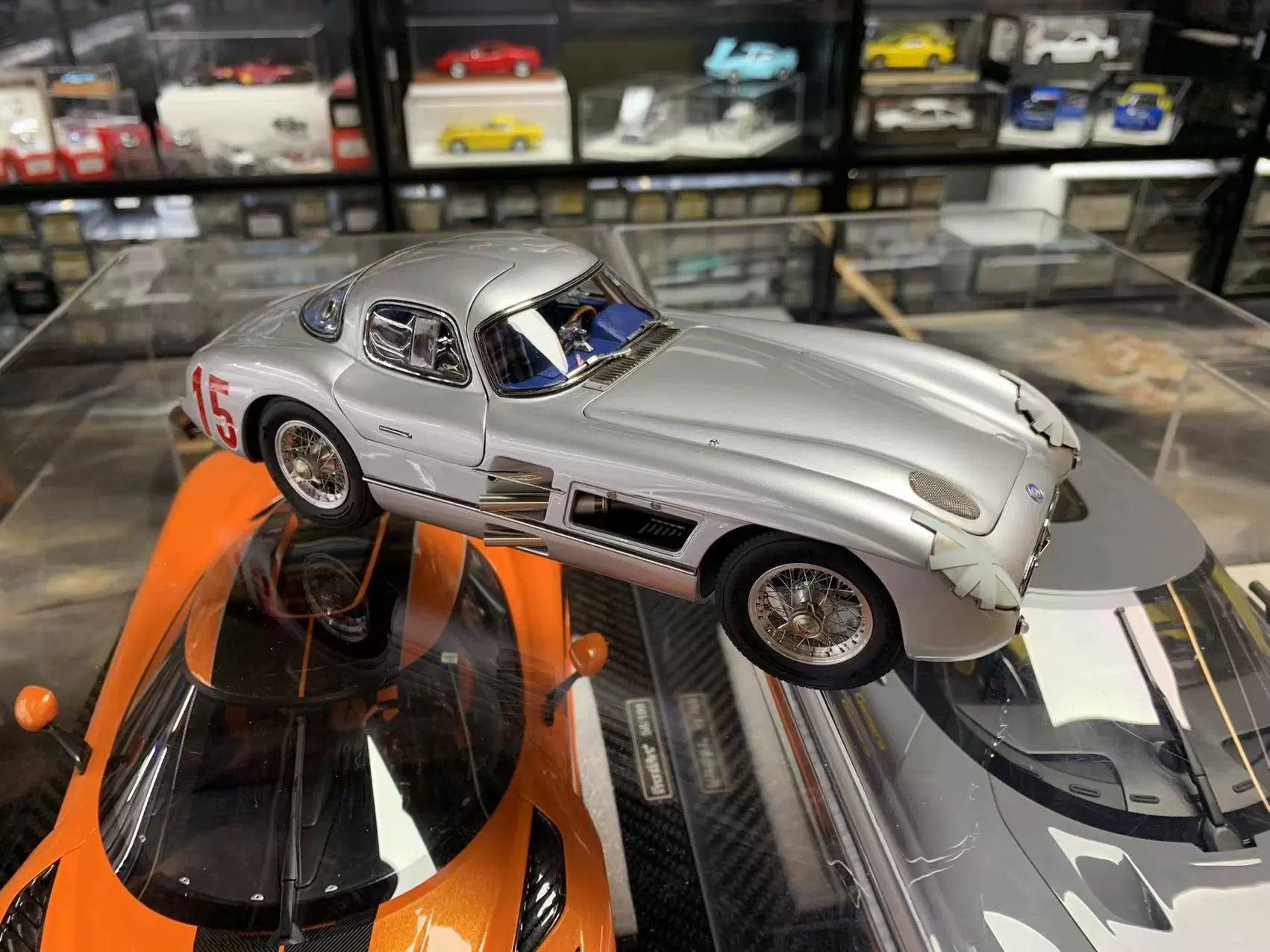 CMC 1:18 Mercedes-Benz 300 SLR Coupé Sweden GP 1955 #15 - Diecast Car Factory