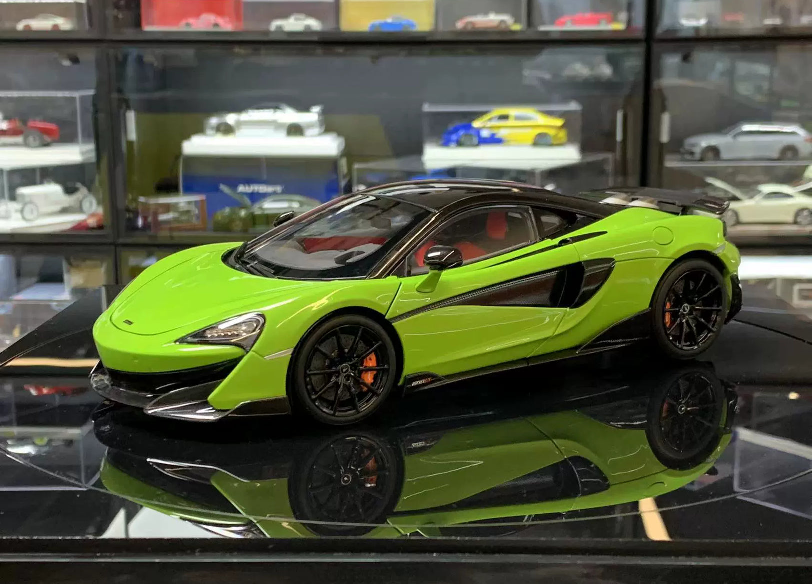 LCD 1:18 scale Mclaren 600 LT - Diecast Car Factory