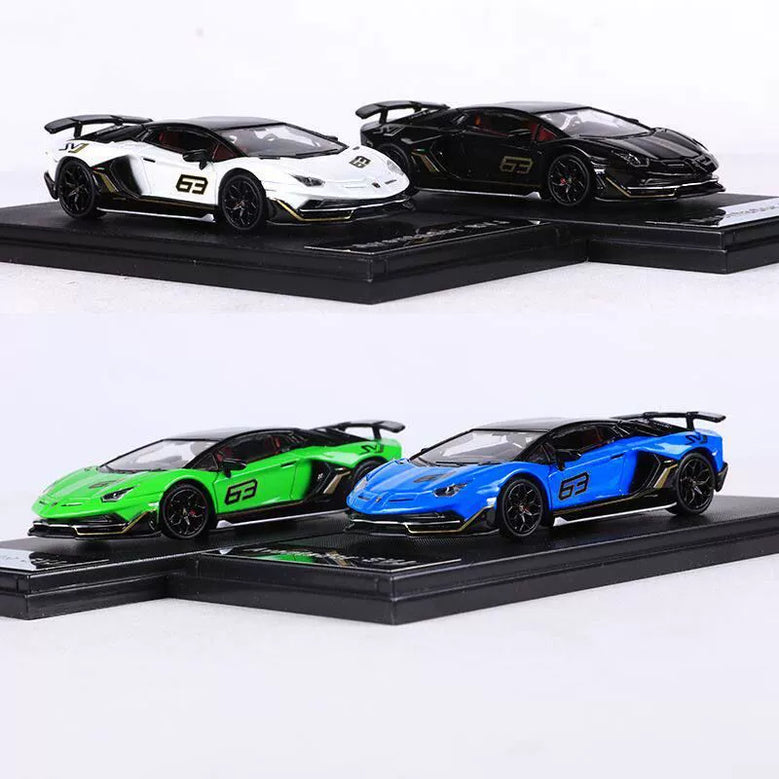 RM & Maxwell 1:64 Lamborghini Aventador SVJ