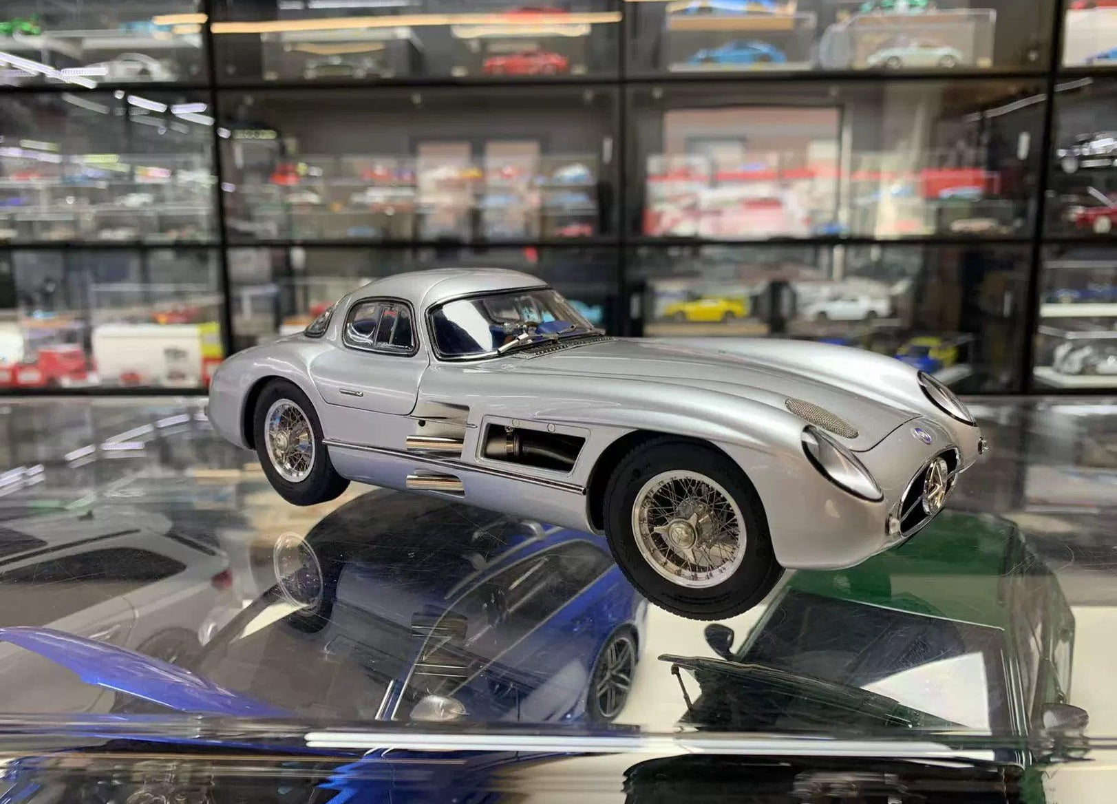 CMC 1:18 1955 Mercedes-Benz 300 SLR Coupé Blue Interior - Diecast Car Factory