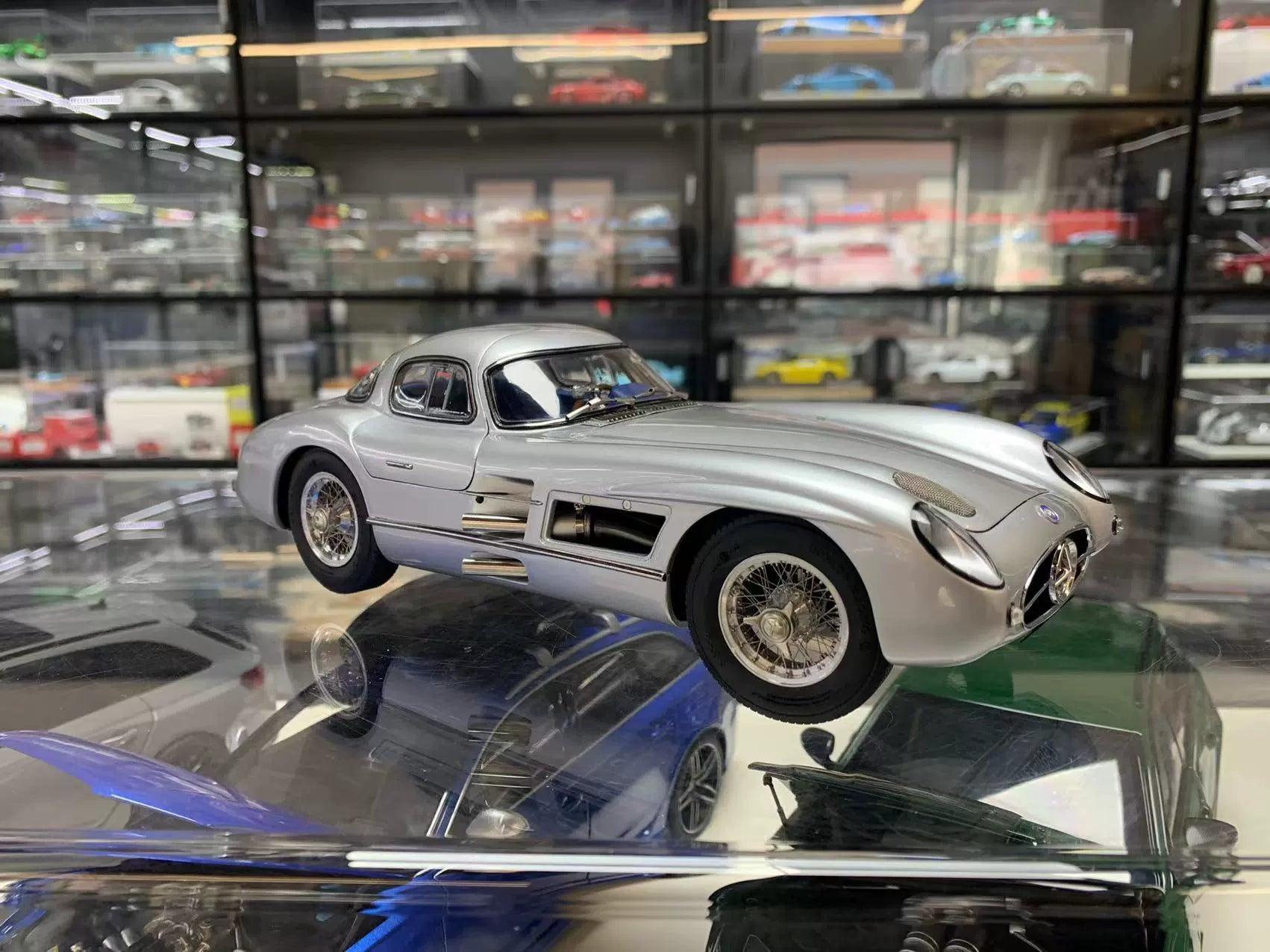 CMC 1:18 1955 Mercedes-Benz 300 SLR Coupé Blue Interior - Diecast Car Factory