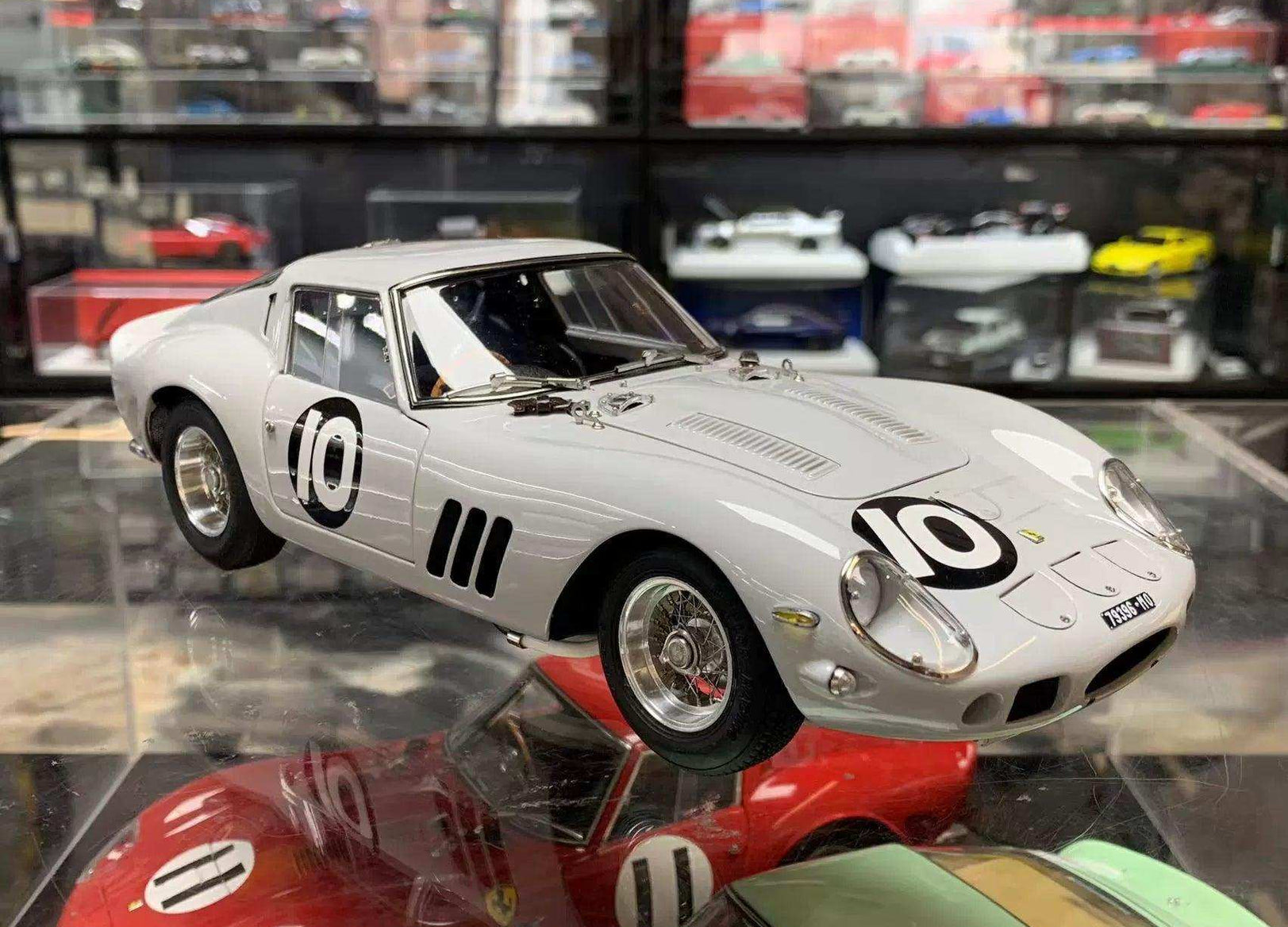 CMC 1:18 Ferrari 250 GTO 1963 Silverstone Grand Prix Car #44,1962 Goodwood Car #10 - Diecast Car Factory