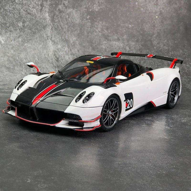 LCD 1:18 scale Pagani Huayra BC - Diecast Car Factory